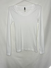 Load image into Gallery viewer, Long Sleeve Seamless Top
