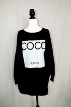 Charger l&#39;image dans la galerie, Black Coco Print Oversized Sweatshirt
